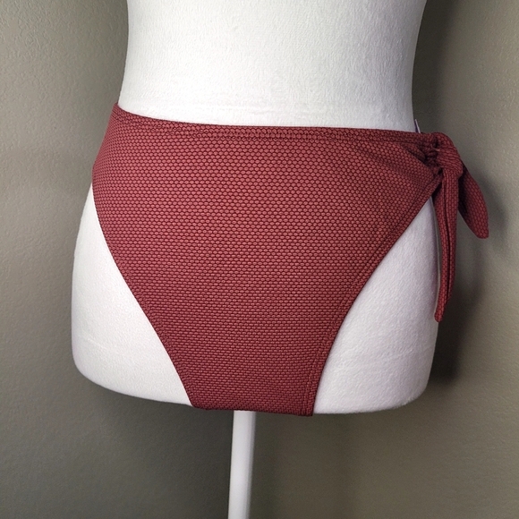 Wild Fable High Leg/Cheeky/Waist Bikini Bottom - Size Medium - Picture 1 of 9